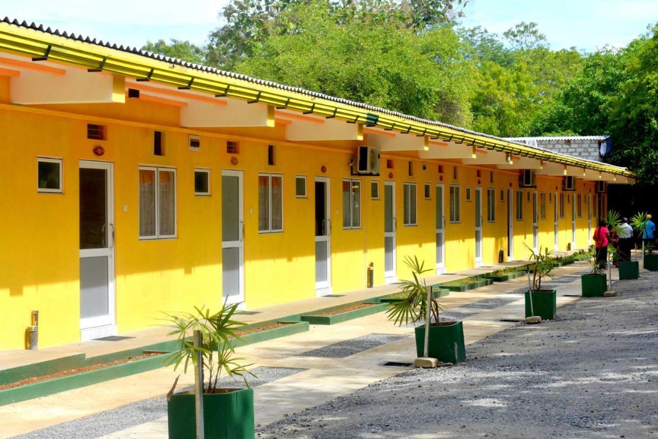 Sri Mayura Holiday Resort Kataragama Exterior photo