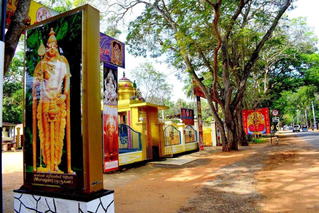 Sri Mayura Holiday Resort Kataragama Exterior photo